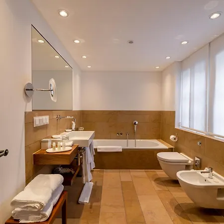 Hotel Neumuehle & 5*