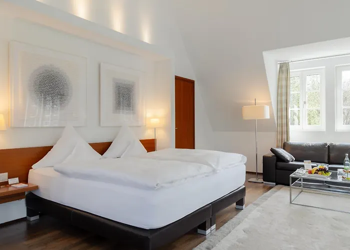 Neumuehle & Hotel 5*